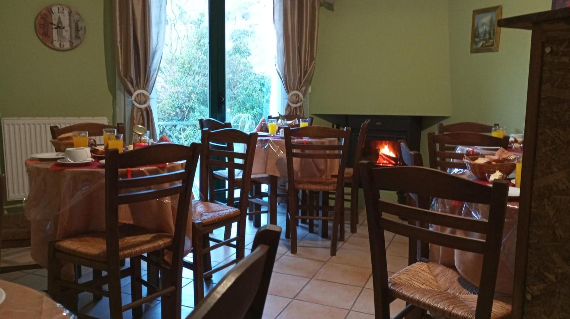 קלבריטה Guesthouse Eleftherios מראה חיצוני תמונה