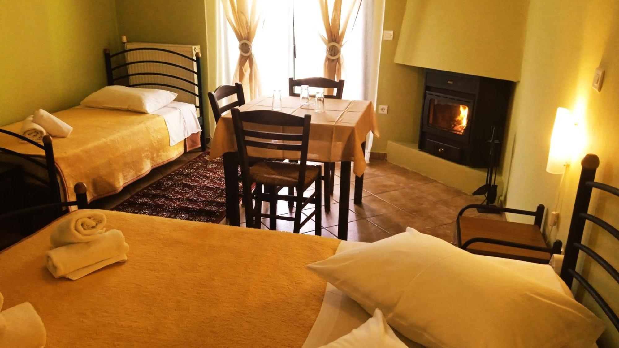 קלבריטה Guesthouse Eleftherios מראה חיצוני תמונה