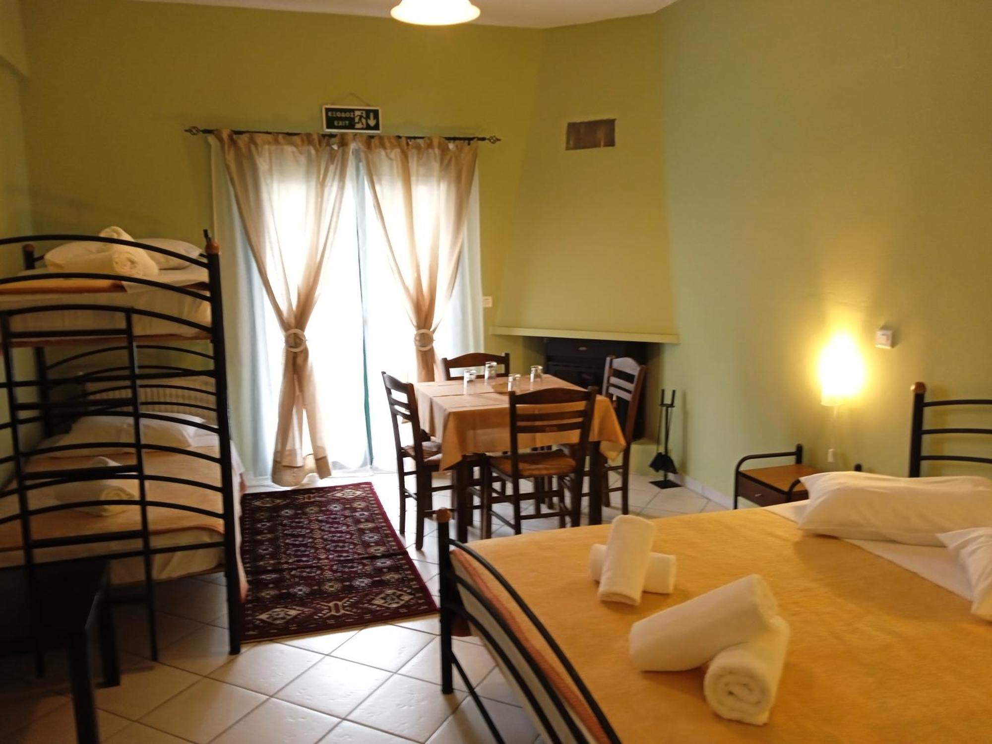 קלבריטה Guesthouse Eleftherios מראה חיצוני תמונה