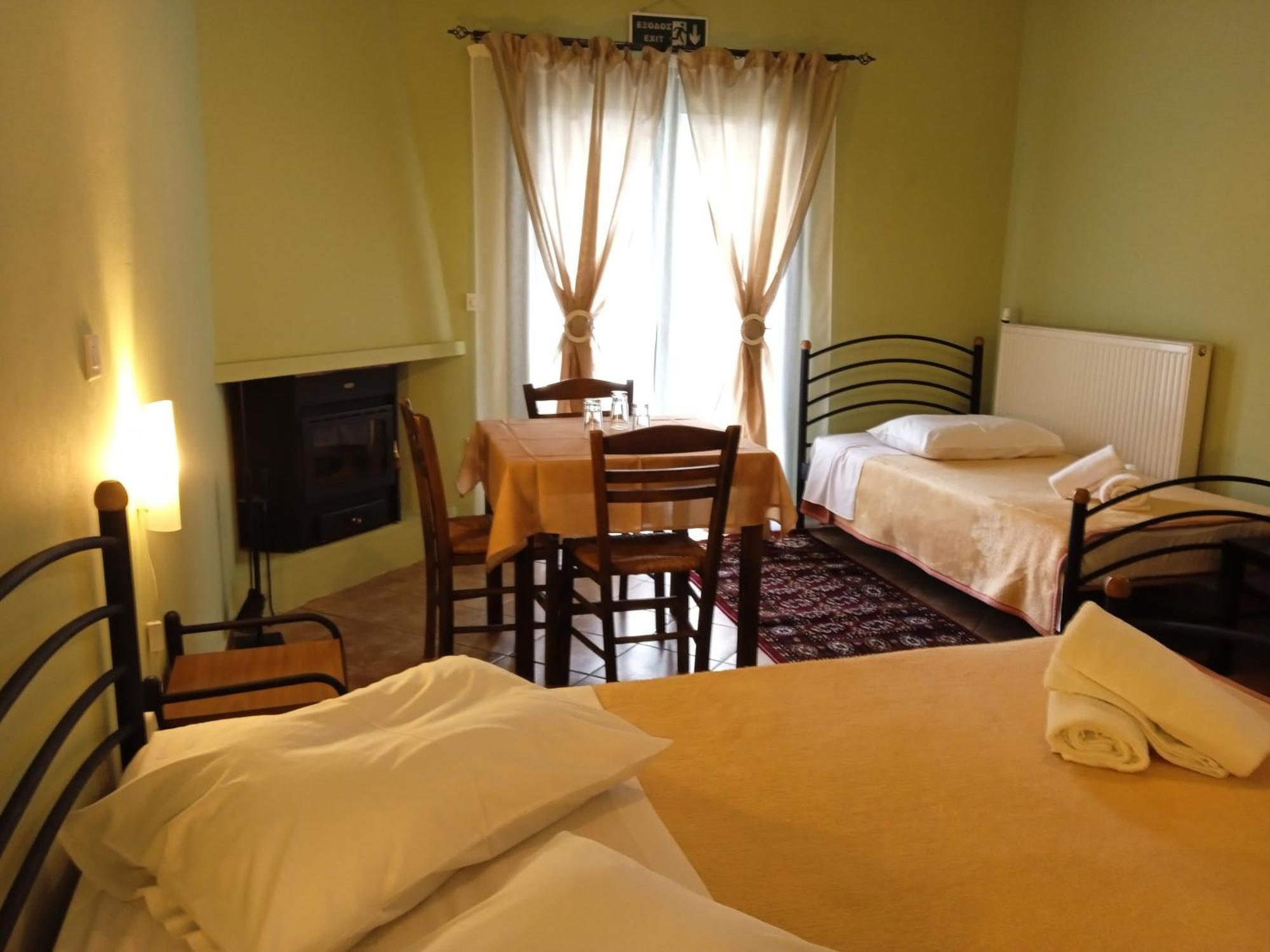 קלבריטה Guesthouse Eleftherios מראה חיצוני תמונה