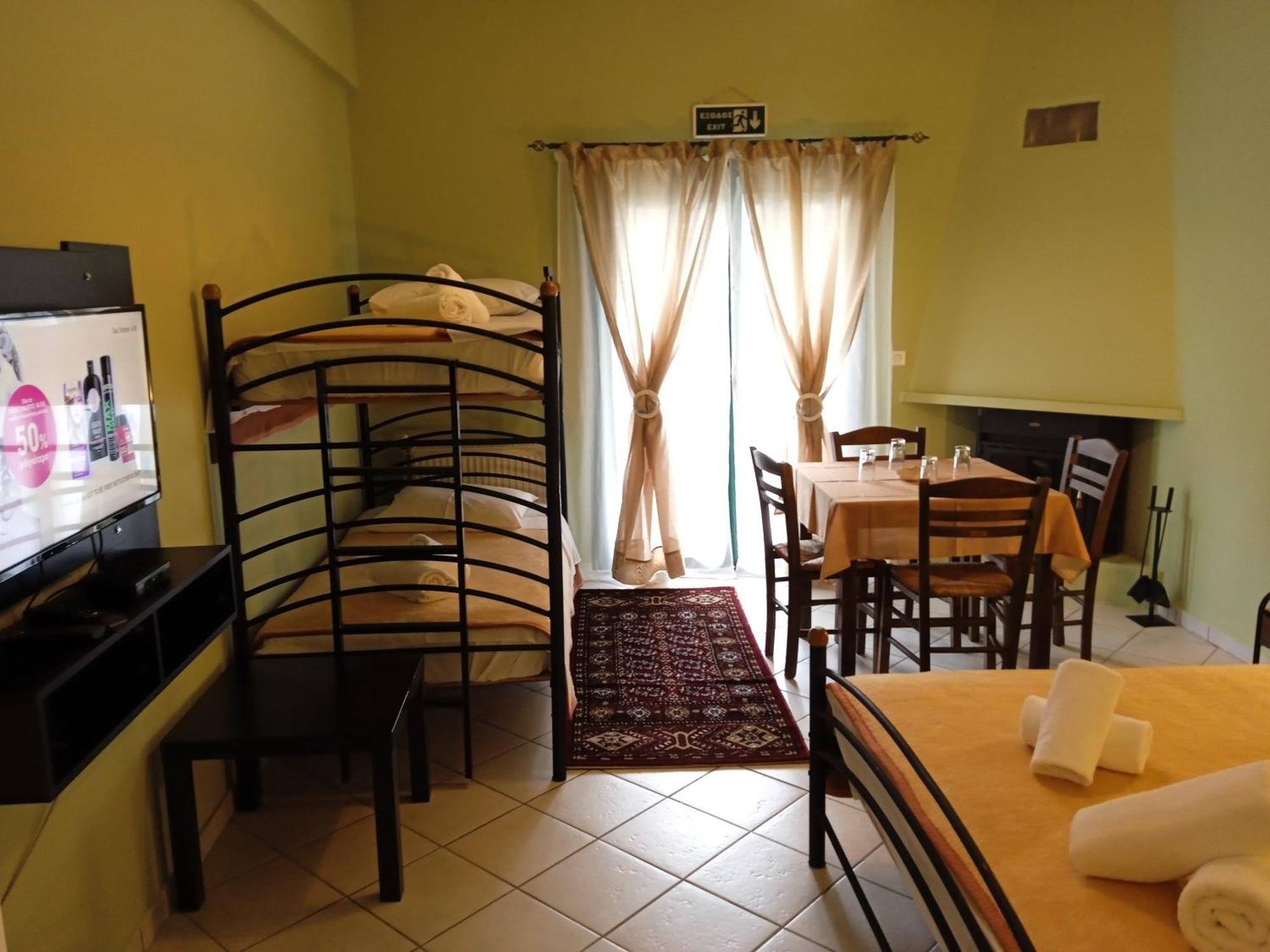 קלבריטה Guesthouse Eleftherios מראה חיצוני תמונה
